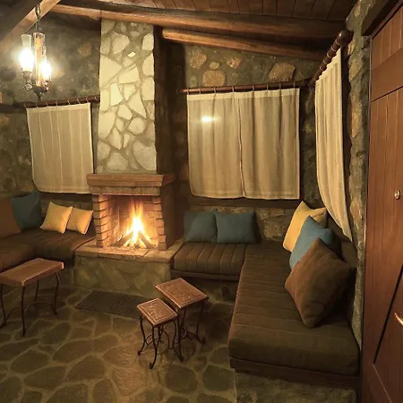 Cozy Stone Retreat *