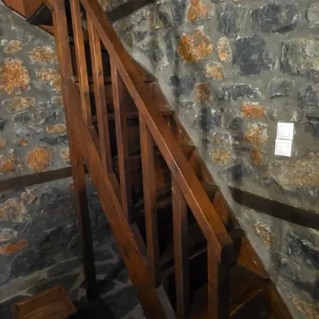 Cozy Stone Retreat Chaletu