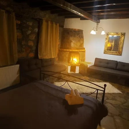 Cozy Stone Retreat Шале