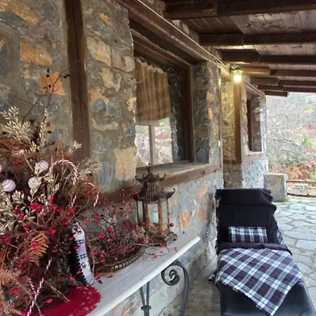 Шале Cozy Stone Retreat